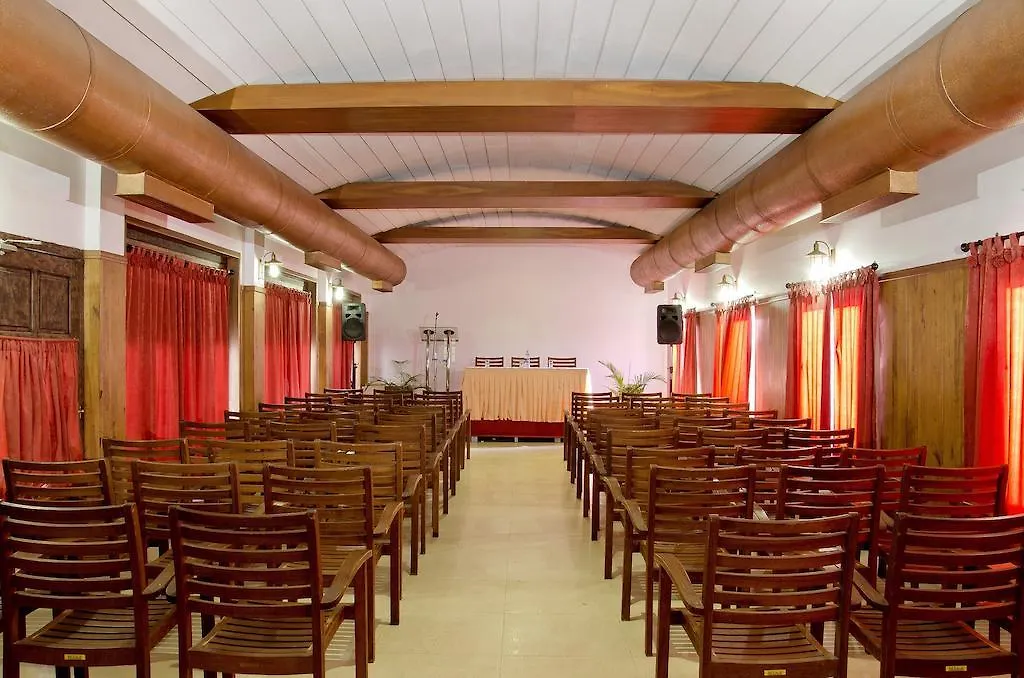 Lotus 8 Hotel Nedumbassery
