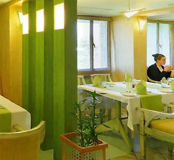 Lotus 8 Hotel Nedumbassery