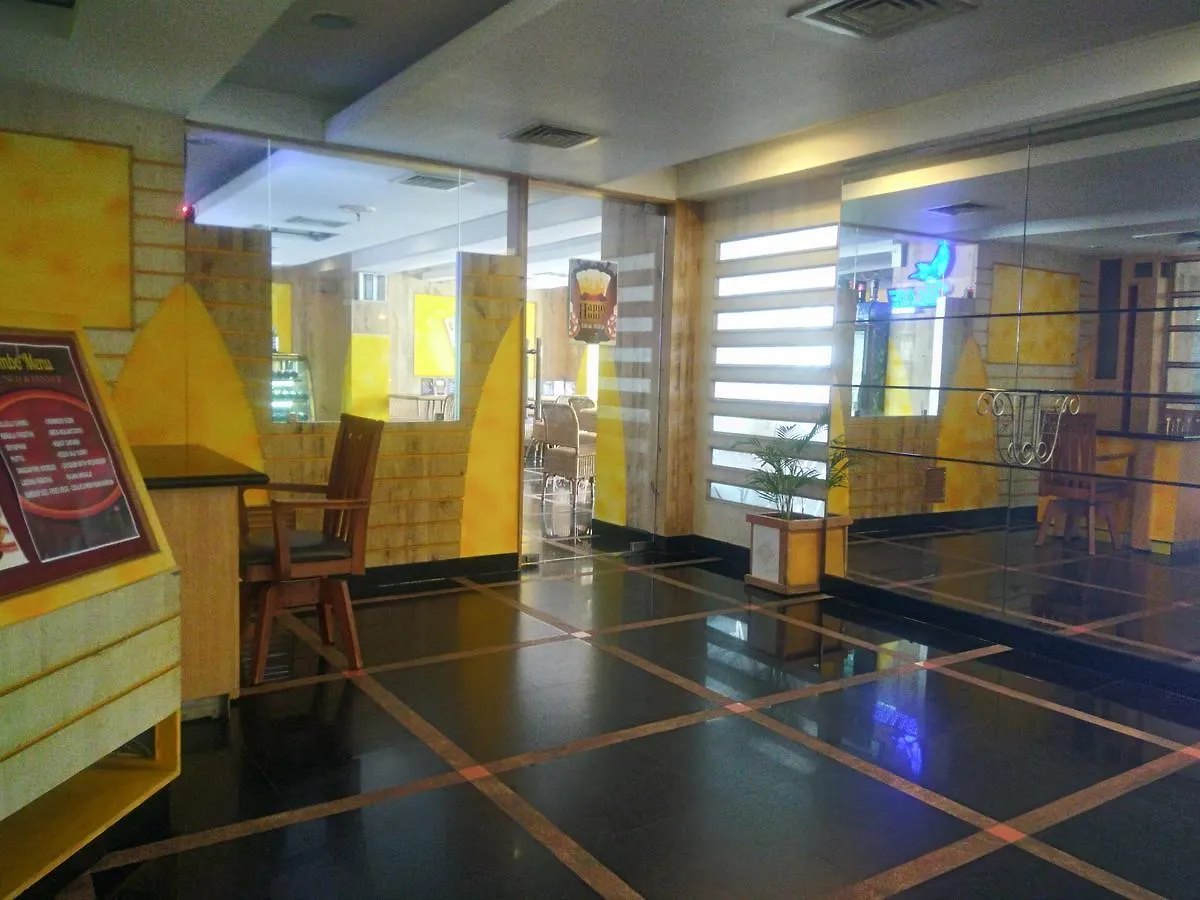 ***  Lotus 8 Hotel Nedumbassery Hindistan