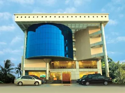Lotus 8 Hotel Nedumbassery Hindistan